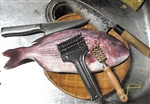 魚料理.魚のうろこ ビールのふた